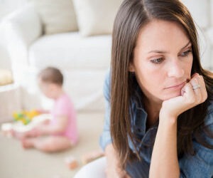 mae deprimida bebe