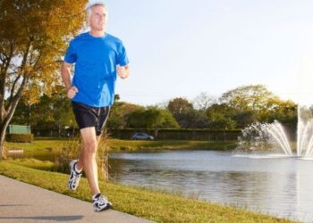 ‘Quarentões’ ativos têm risco de câncer reduzido até pela metade, diz estudo