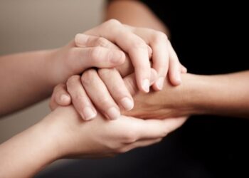 Mães de usuários de crack lideram procura por orientação em serviço estadual