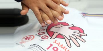 Aprenda o que fazer enquanto o SAMU não chega