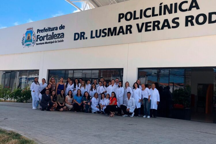 Equipe Policlínica Dr. Lusmar e profissionais da Base Administrativa local