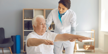 AME Idoso Oeste promove Semana de Prevenção de Quedas com atividades lúdicas