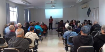 Agosto lilás: confira ciclo de palestras realizado pelo AME Idoso Oeste