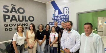 Comitiva de Florianópolis visita serviços para dependentes químicos gerenciados pela SPDM