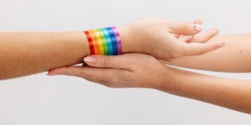 Atendimentos a vítimas de violência entre os LGBTQIA+ no SUS disparam 1.200% em 10 anos no Estado de SP