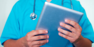 O papel do SUS no acesso a tratamentos especializados: avanços, desafios e como utilizá-lo a seu favor