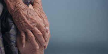 Polo de Curativos do AMA Perus orienta pacientes sobre lesões crônicas