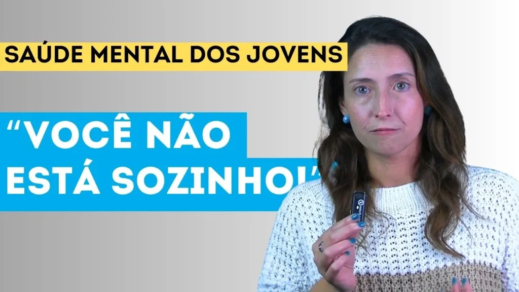 À esquerda