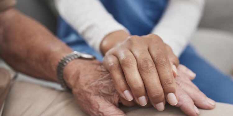 uma mão em cima da outra