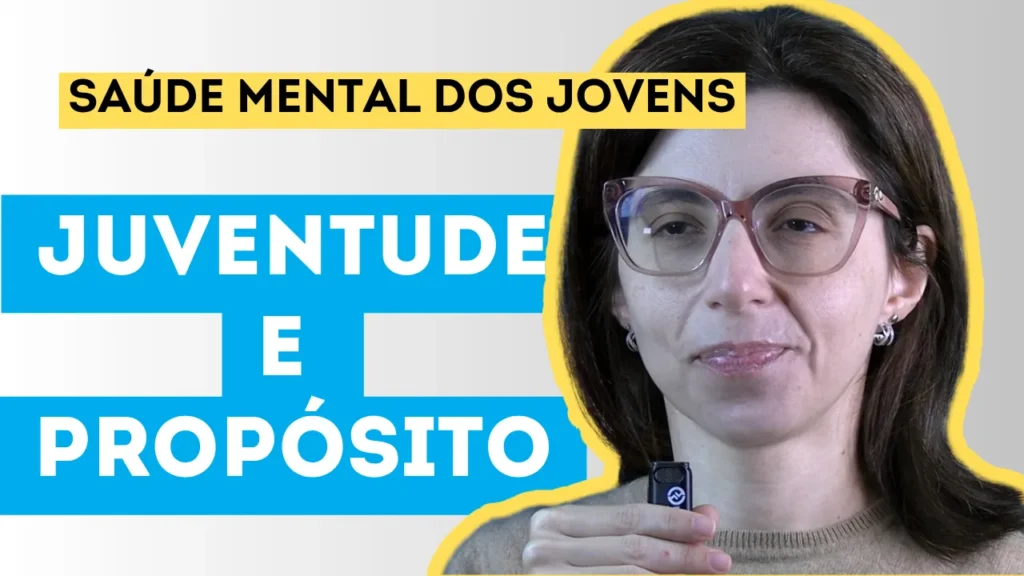 À esquerda
